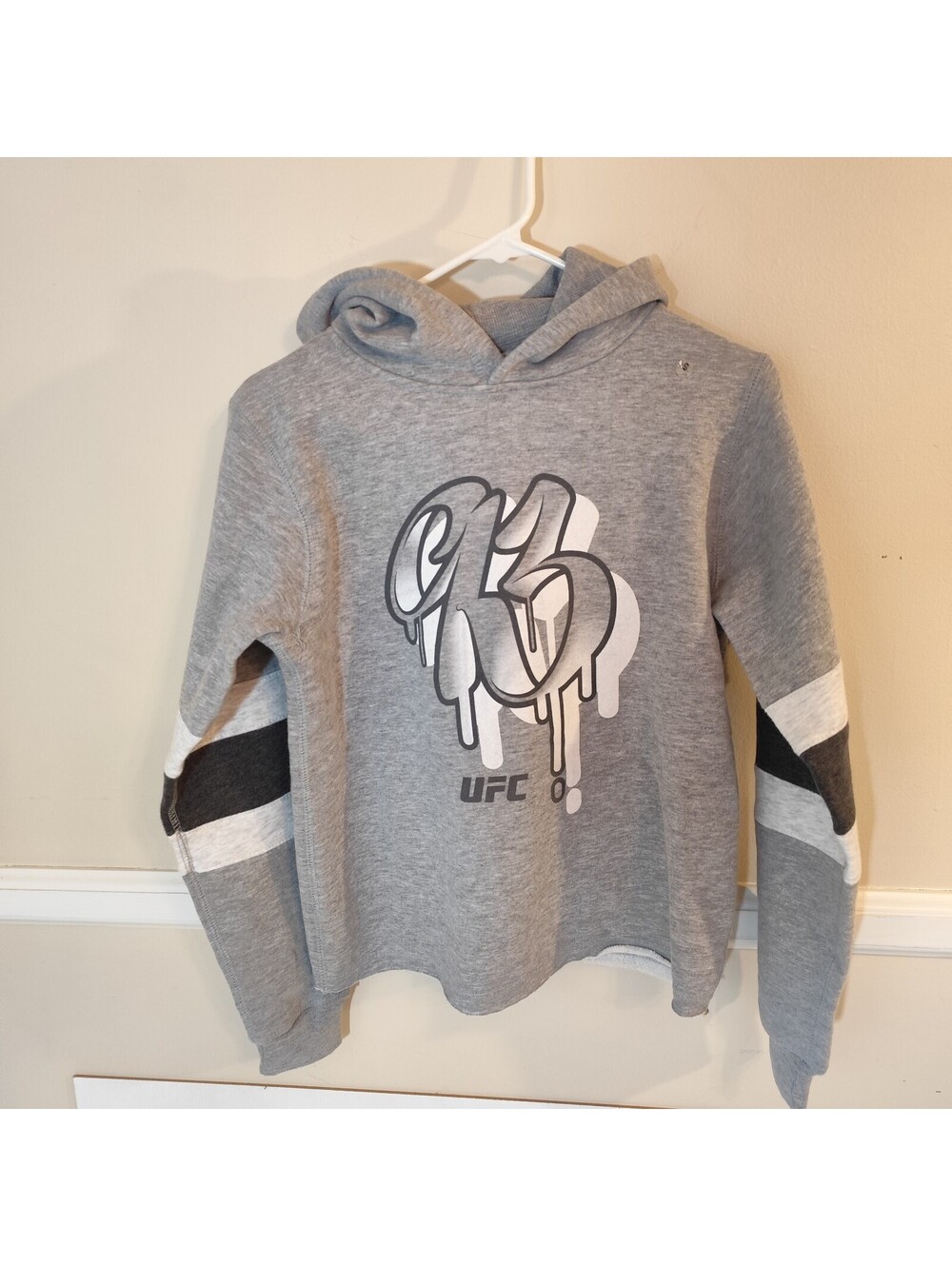 UFC Women's MMA 93 Graffiti Graphic Pullover Hoodie Sweatshirt Gray Size Small